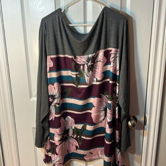 Size 28 Bloomchic floral tunic top - Picture 5 of 5